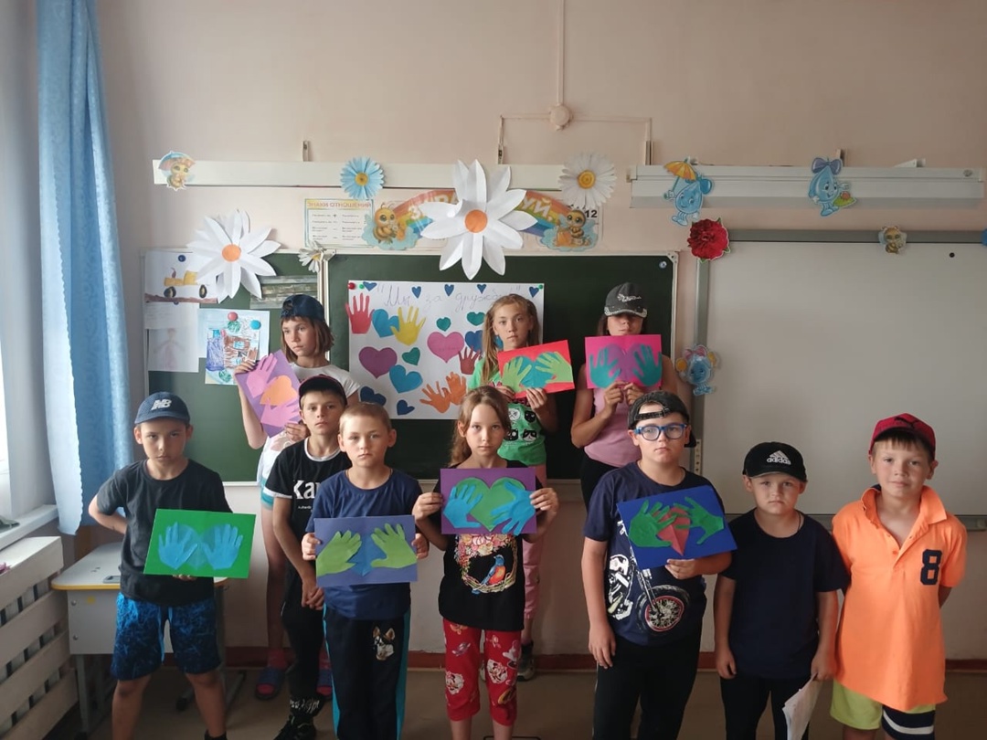 Восьмой день в школьном лагере «Патриоты».